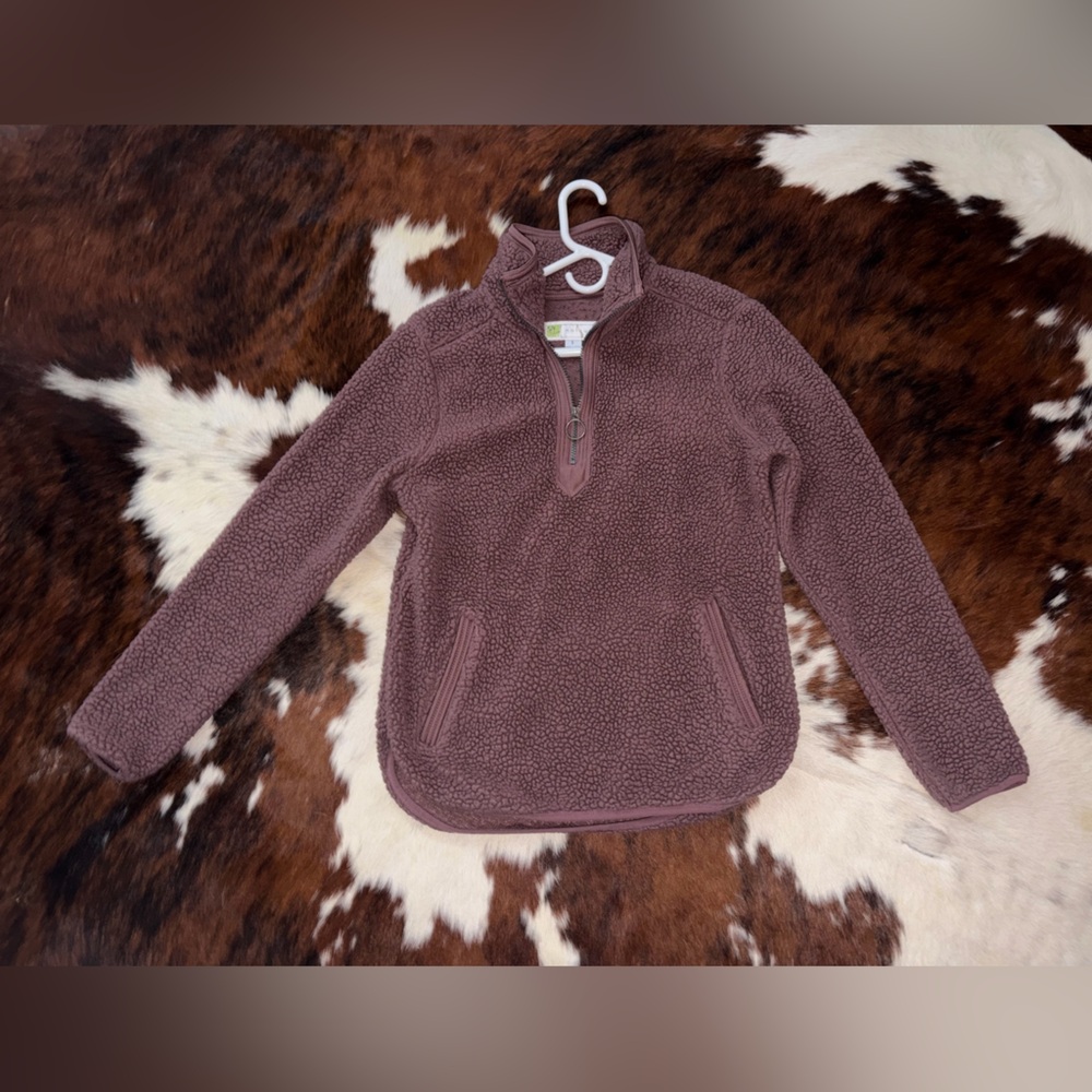 Women’s mauve/purple faux Sherpa pullover sweater